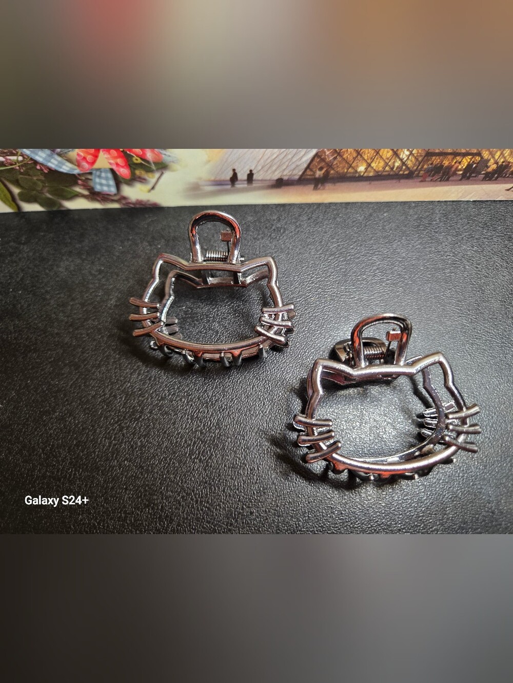 ✨️FASHION SET OF 2 HK OUTLINE HAIR CLIPS- GUN METAL